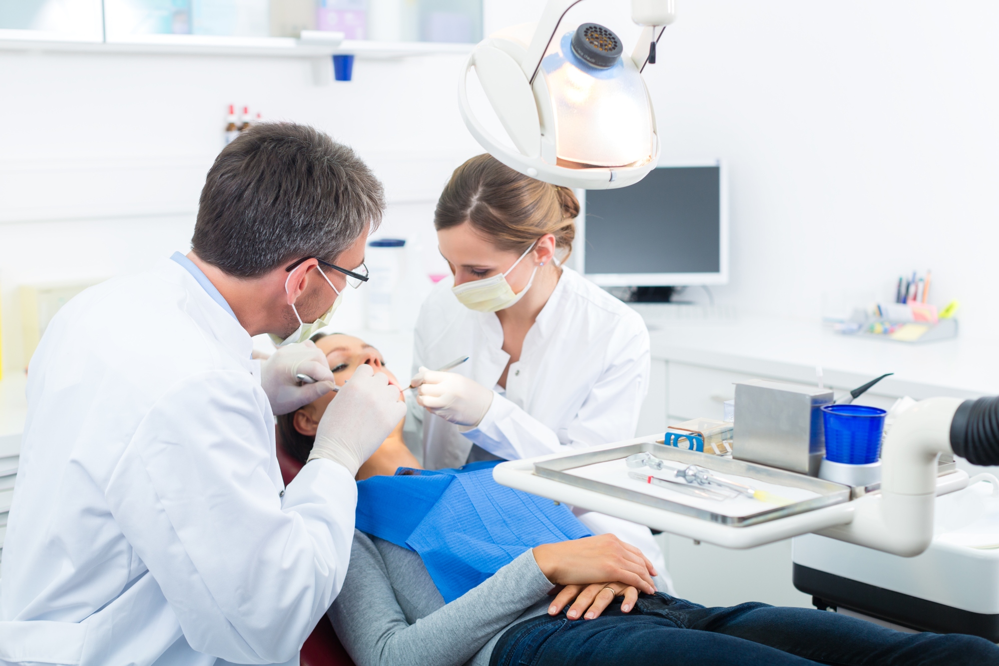 4 Tips for Successfully Training a Dental Assistant